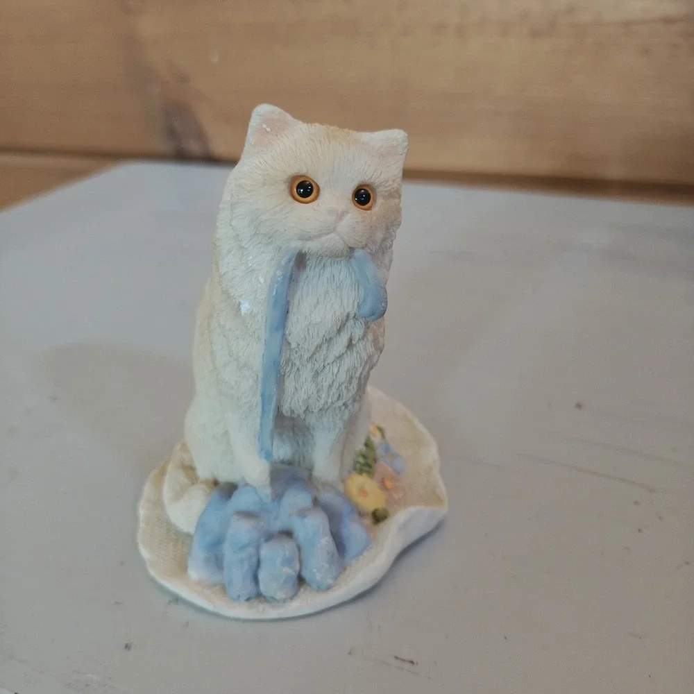 Vintage 1999 Stone Critters Persian Ribbon Ripper Figurine 4